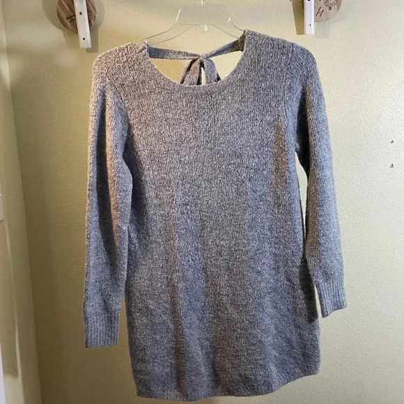 Dreamers Women's Gray Tie Back V Back Soft Long Sleeve Sweater Size S/M - Picture 2 of 7